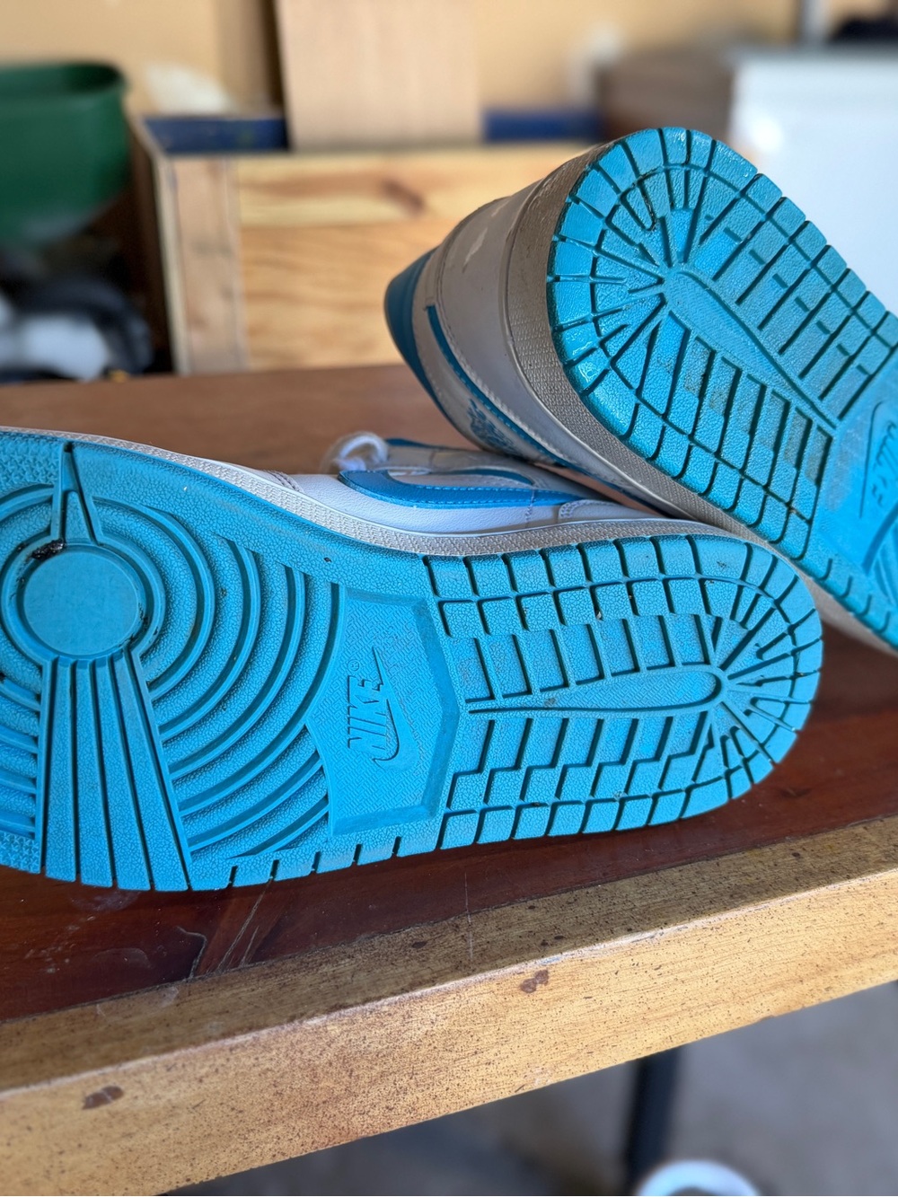 Womens WMNS Air Jordan 1 Mid UNC BQ6472-114 - Picture 2 of 3